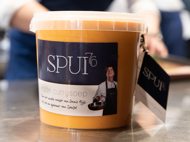spui76-rode-currysoep